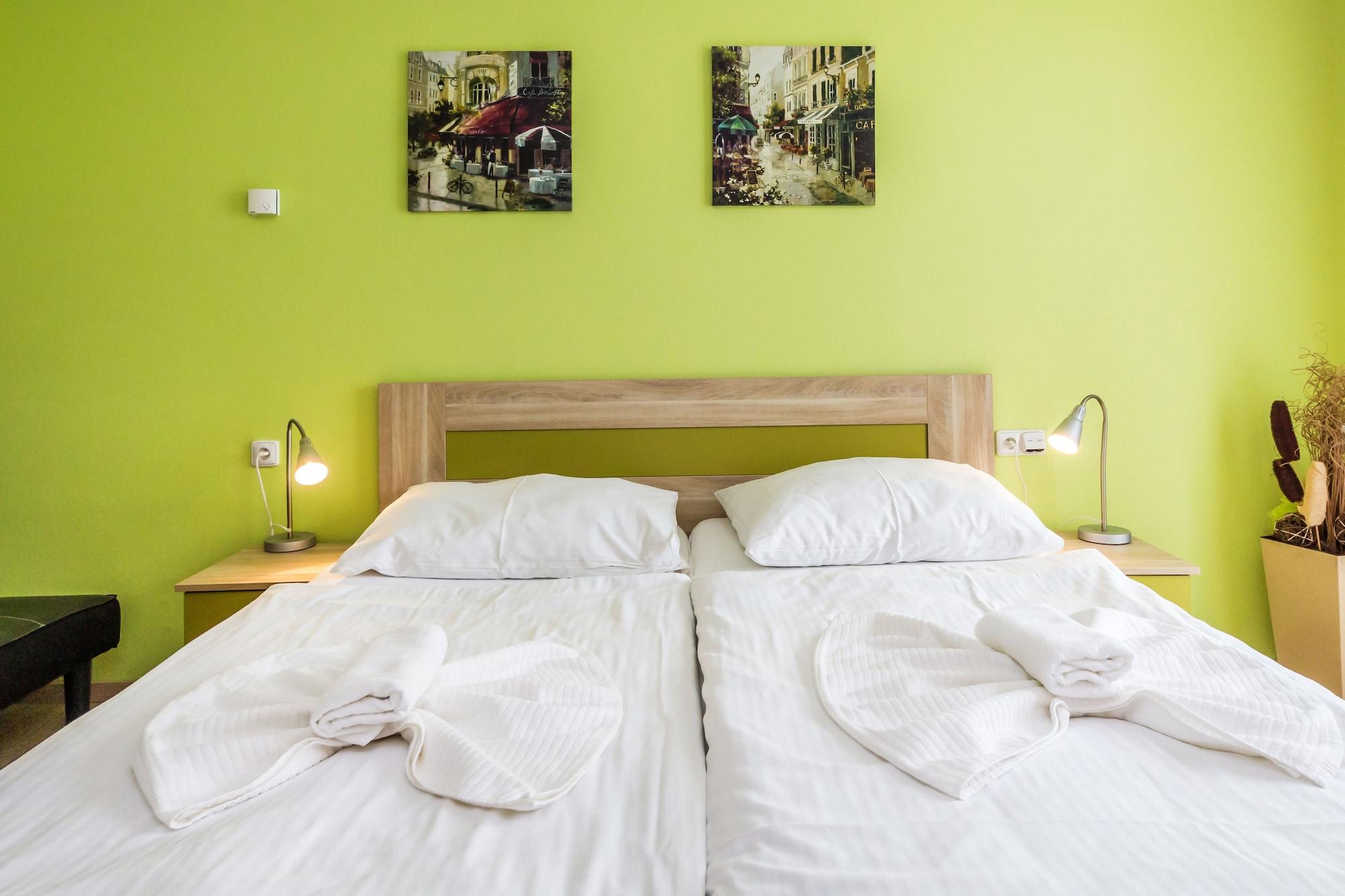 Nad Kralovnou Hotel & Restaurant ปราก ภายนอก รูปภาพ
