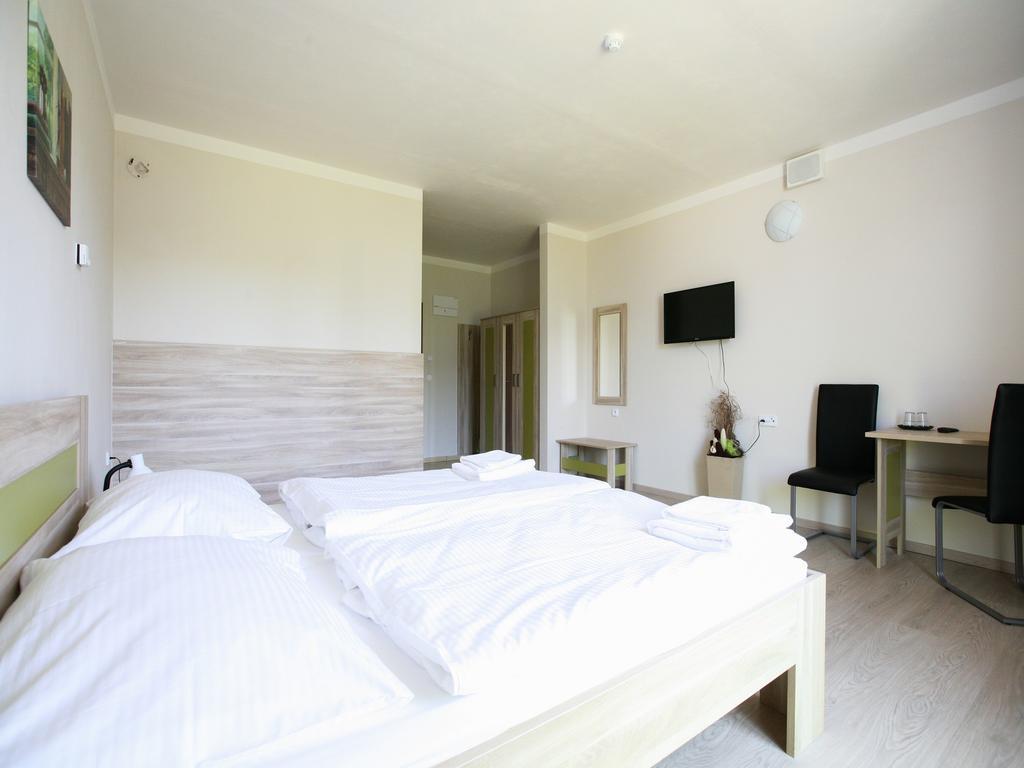 Nad Kralovnou Hotel & Restaurant ปราก ภายนอก รูปภาพ
